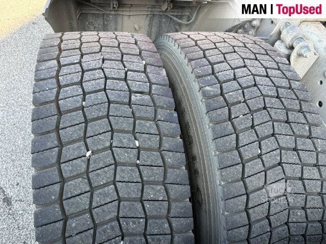 Camion porte-caisses amovibles MAN TGX 26.460 6X2-2 LL