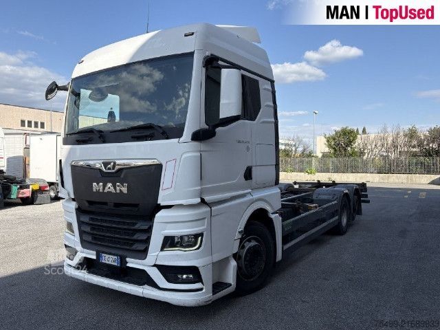 Camion porte-caisses amovibles MAN TGX 26.470 6x2-4 LL CH