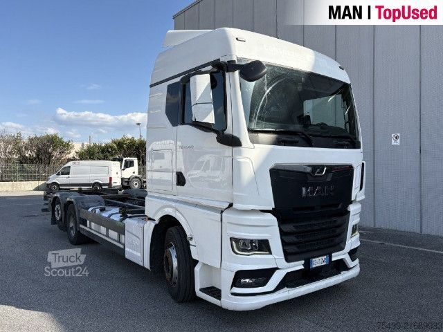Camion porte-caisses amovibles MAN TGX 26.470 6x2-4 LL CH