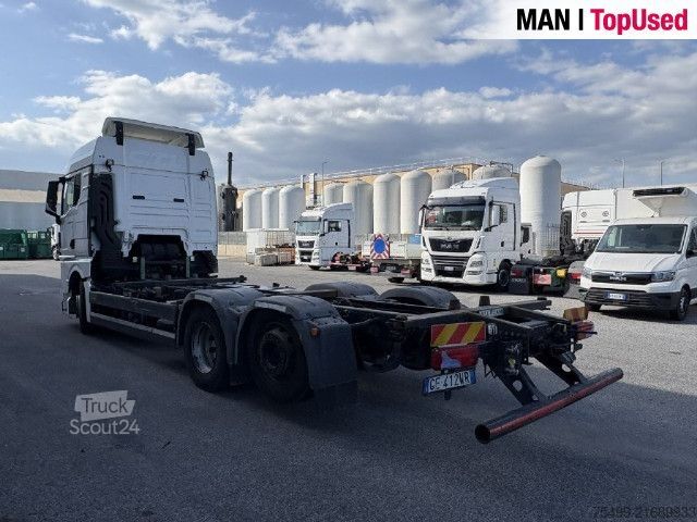 Camion porte-caisses amovibles MAN TGX 26.470 6x2-4 LL CH