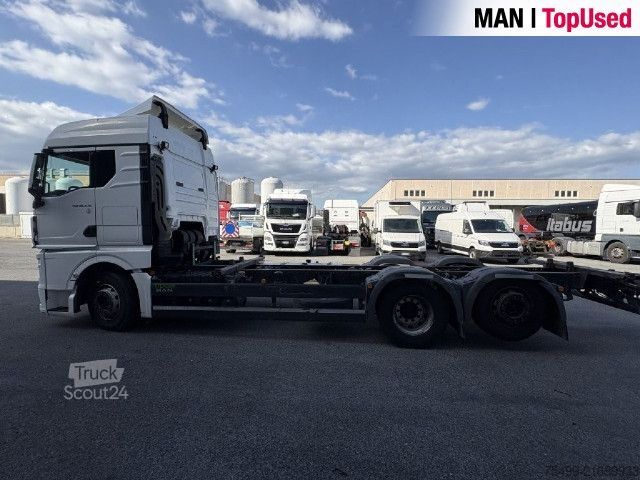 Camion porte-caisses amovibles MAN TGX 26.470 6x2-4 LL CH