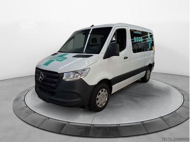 Karetka pogotowia Mercedes-Benz Sprinter 215 CDI 9G Krankentransport