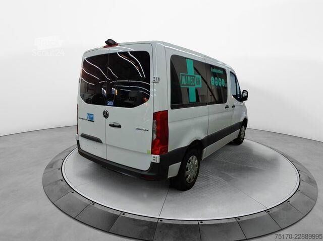Karetka pogotowia Mercedes-Benz Sprinter 215 CDI 9G Krankentransport