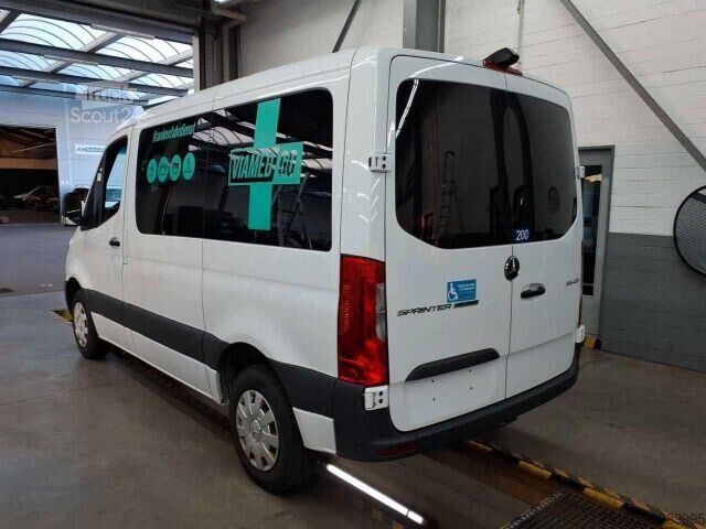 Karetka pogotowia Mercedes-Benz Sprinter 215 CDI 9G Krankentransport