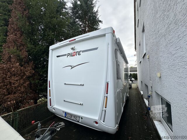 Polointegrovaný obytný automobil FIAT Ducato Pilote