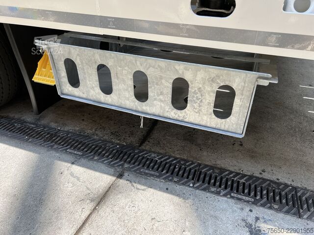 Semiremorcă cu platformă joasă Müller-Mitteltal Staufach für Alu- Rampen