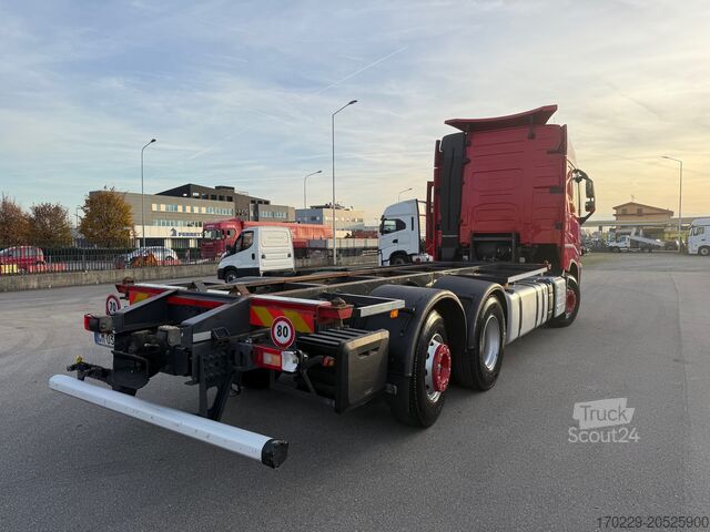 Truck with interchangeable body VOLVO FH 13.460