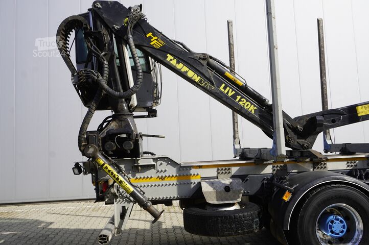 Δασοκομικό φορτηγό με γερανό Renault VP K520 6x4 Medium / Tajfun LIV 120 K