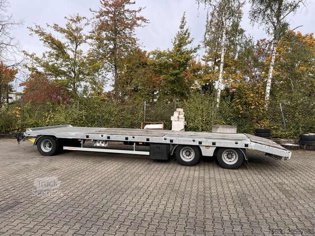 Remorque porte-engins surbaissée Möslein TO 3 F Schwebheim  3 Achs Tiefladeranhänger