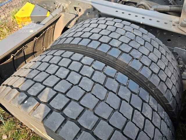 Standartinis vilkikas IVECO 460 Hi Way, Standklima, Retarder, Euro 6