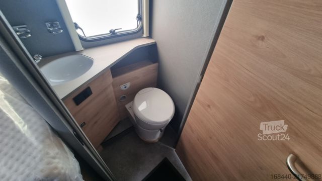 Polointegrovaný karavan DETHLEFFS Just Camp T 7052 EBL Sat/TV/Markise/Kamera