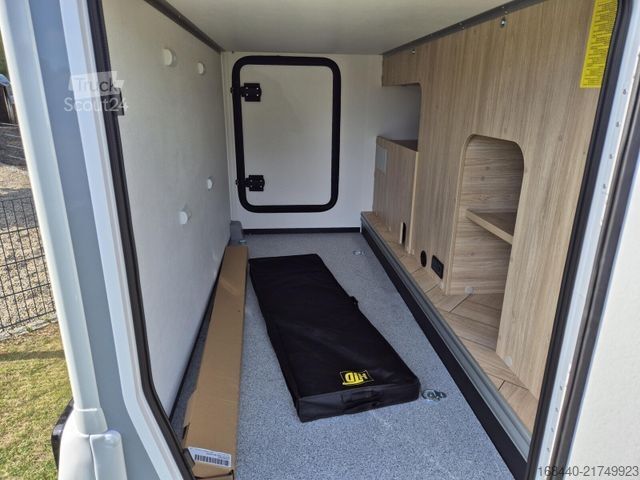 Camper semintegrato CHAUSSON Titanium Line 797 Hubbett/Arctic/Drive