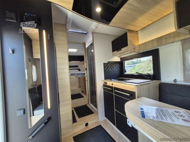 Camper semintegrato CHAUSSON Titanium Line 797 Hubbett/Arctic/Drive