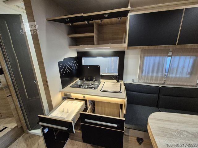 Camper semintegrato CHAUSSON Titanium Line 797 Hubbett/Arctic/Drive