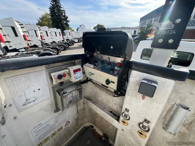 Podnośnik koszowy na samochodzie ciężarowym Renault Master  Bühne KLUBB 11m   2 Personen Korb 200kg
