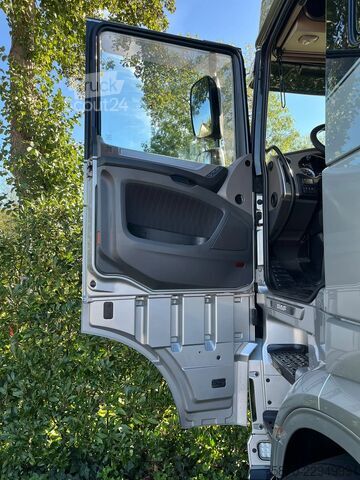 Standard-SZM DAF XF 530 FTG MANUAL