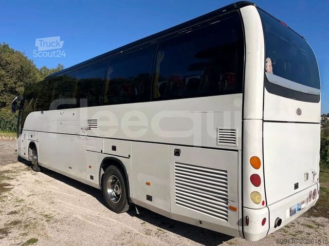 مدرب رياضي Beulas Scania Aura