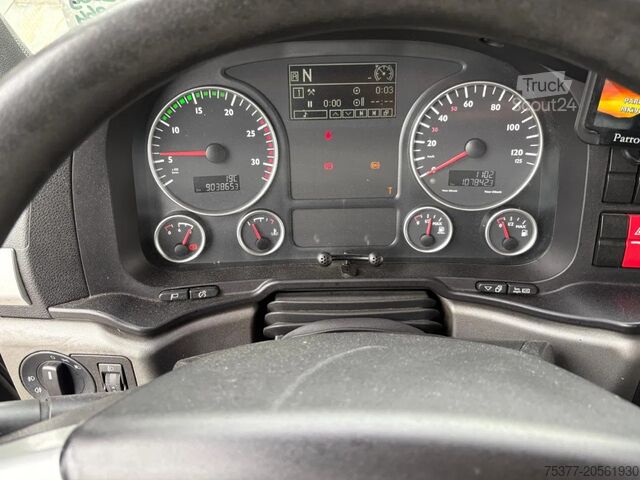 Ladepritsche MAN 6X2,tautliner,8 tons vooras, Blatt -luft gefederd