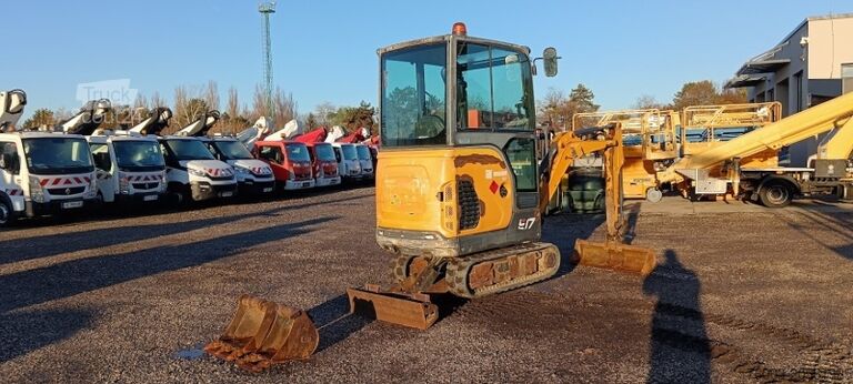 Mini bager Bobcat E17