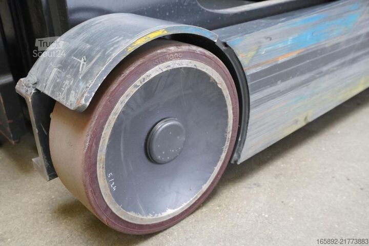 Chariot à mât rétractable Linde R 16 HD 1120