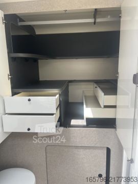 Daļēji integrēta kemperis Forster T 699 LF 140 PS * Automatik * 3,5 t