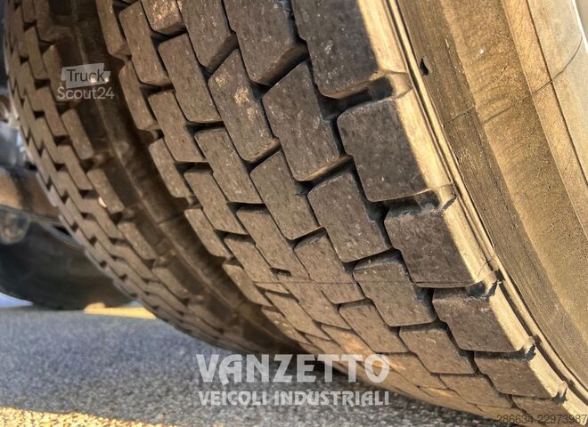 τυπική μονάδα τράκτορα Iveco AS440S56 HIWAY TRATTORE STRADALE