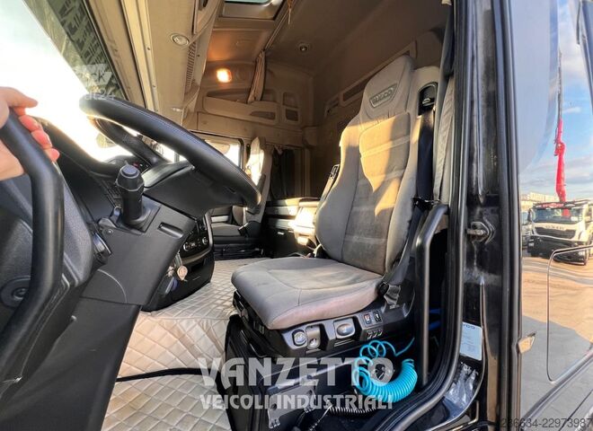 τυπική μονάδα τράκτορα Iveco AS440S56 HIWAY TRATTORE STRADALE