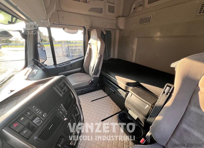 τυπική μονάδα τράκτορα Iveco AS440S56 HIWAY TRATTORE STRADALE