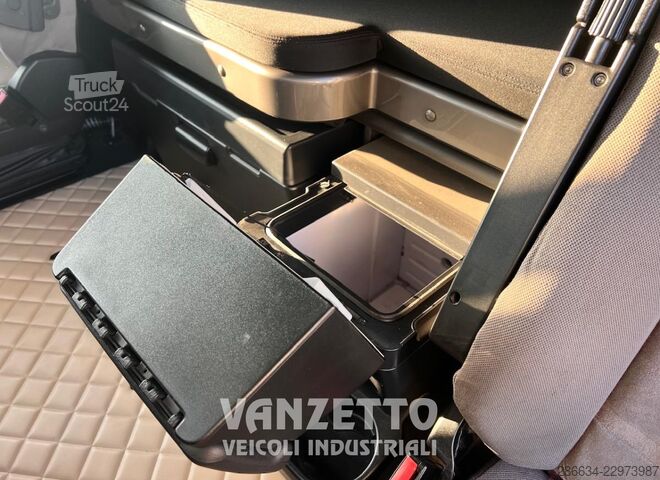 τυπική μονάδα τράκτορα Iveco AS440S56 HIWAY TRATTORE STRADALE