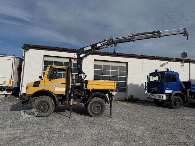 Furgão com grua montada em camião Unimog U 1000  427/10 Kran Hiab 090 KM: 8.600
