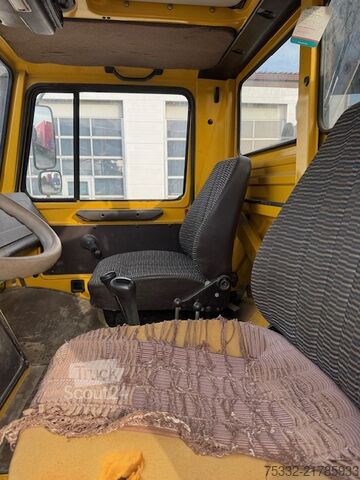 Dodávka s jeřábem na podvozku nákladního auta Unimog U 1000 427/10 Kran Hiab 090 KM: 8.600
