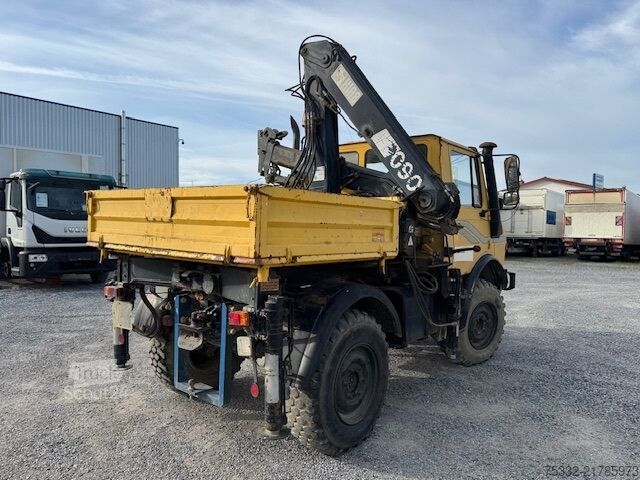Lastbilmonteret kran Unimog U 1000  427/10 Kran Hiab 090 KM: 8.600