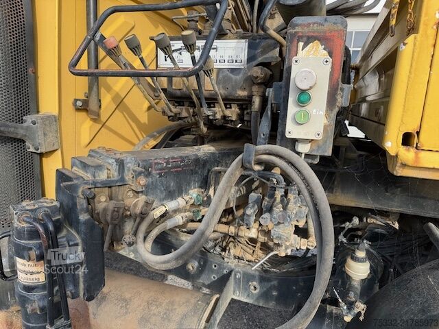Jeřáb na nákladním automobilu Unimog U 1000 427/10 Kran Hiab 090 KM: 8.600