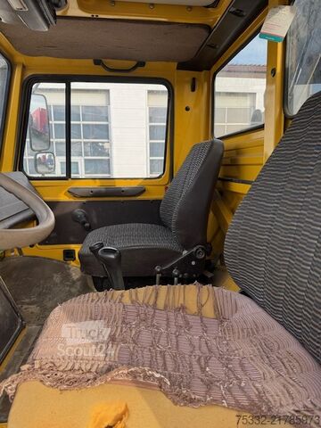 Jeřáb na nákladním automobilu Unimog U 1000 427/10 Kran Hiab 090 KM: 8.600