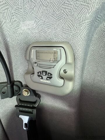 ρυμουλκό όχημα με γερανό και συρόμενη πλατφόρμα Scania 260 94G