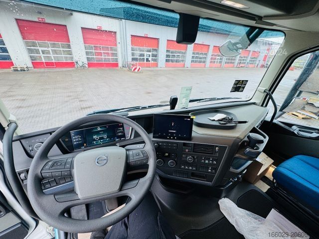 Schwerlast LKW/SZM VOLVO FH 500 8x4 Kran F710 RA2.27 Jib & Winde Sofort