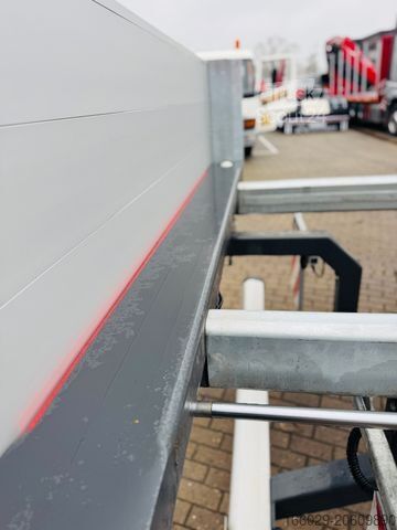 Schwerlast LKW/SZM VOLVO FH 500 8x4 Kran F710 RA2.27 Jib & Winde Sofort