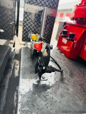 LKW mit Pritsche (offen) VOLVO FH 500 8x4 Kran F710 RA2.27 Jib & Winde Sofort