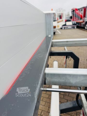 Autocarro con cassone fisso VOLVO FH 500 8x4 Kran F710 RA2.27 Jib & Winde Sofort