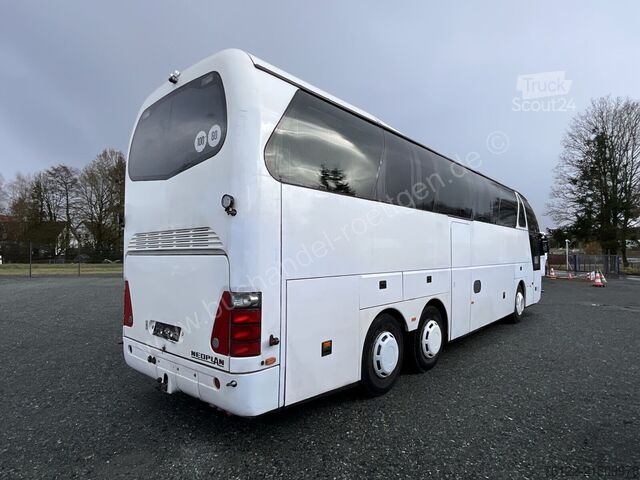 Autobus za međugradski prevoz Neoplan Starliner 516/3 SHDH