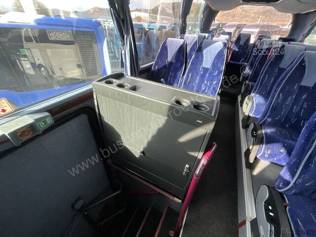 Autobus za međugradski prevoz Neoplan Starliner 516/3 SHDH