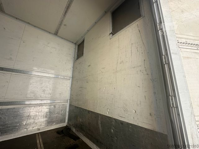 Transporter mit Koffer MERCEDES-BENZ sprinter