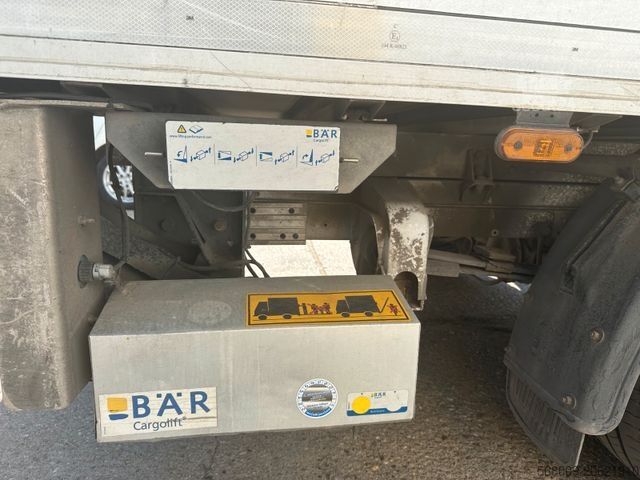 Transporter mit Koffer MERCEDES-BENZ sprinter