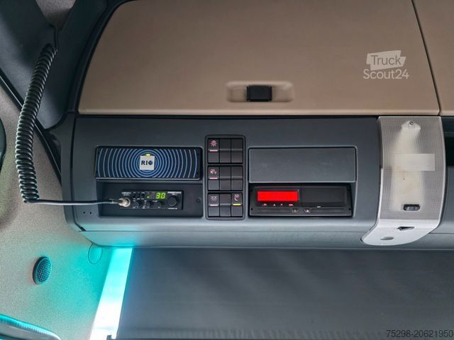 Volumen SZM MAN TGX 18.460 4X2 LLS-U / Retarder / 2 Tanks