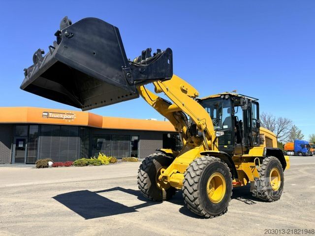 Колісний навантажувач CATERPILLAR 930M Radlader mit Schaufel 2.090 BTH