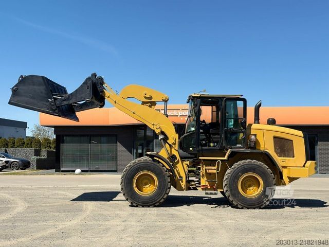 Wiellader CATERPILLAR 930M Radlader mit Schaufel 2.090 BTH