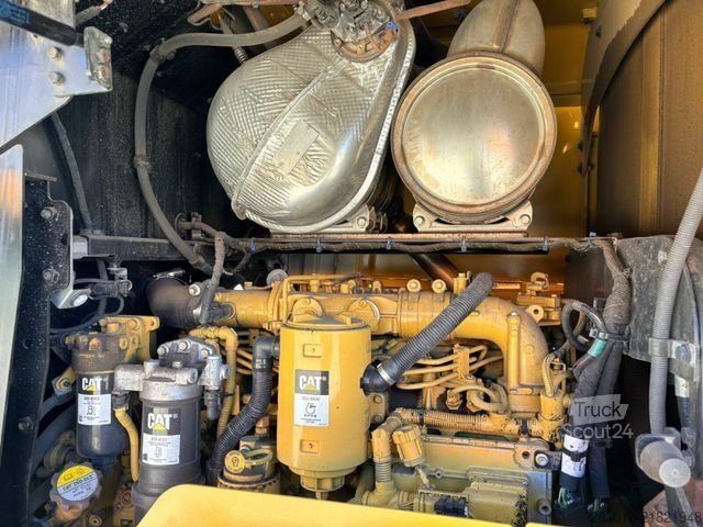 Wiellader CATERPILLAR 930M Radlader mit Schaufel 2.090 BTH