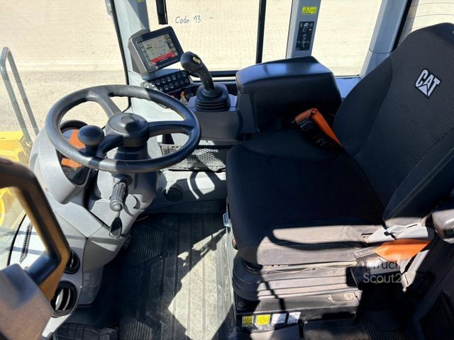 Wiellader CATERPILLAR 930M Radlader mit Schaufel 2.090 BTH