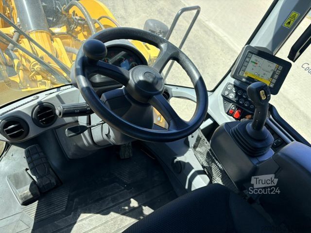 Колісний навантажувач CATERPILLAR 930M Radlader mit Schaufel 2.090 BTH