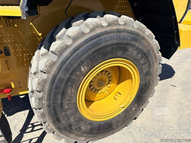 Колісний навантажувач CATERPILLAR 930M Radlader mit Schaufel 2.090 BTH